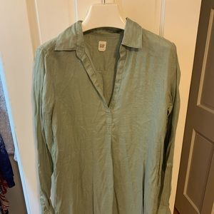 green blouse from gap